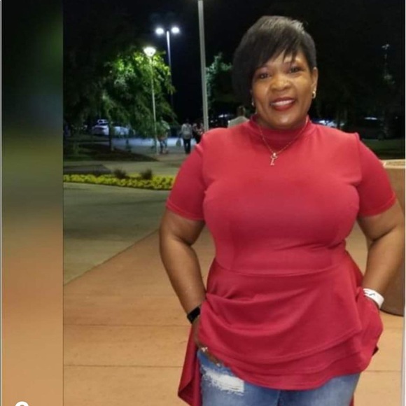 Meet your Posher, Lorraine - Picture 2 of 2